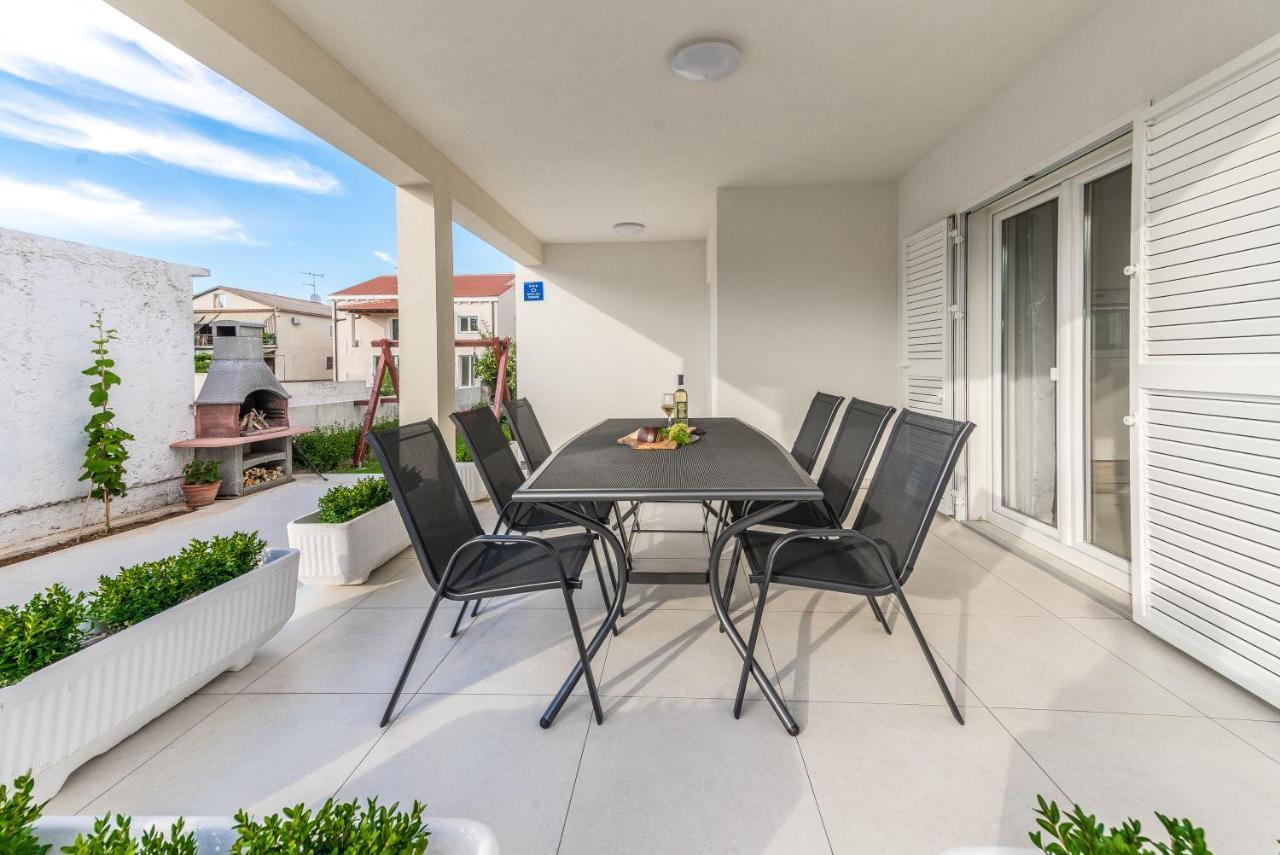 Holiday Home Bajlo Apartment With Three Bedrooms Zadar Extérieur photo