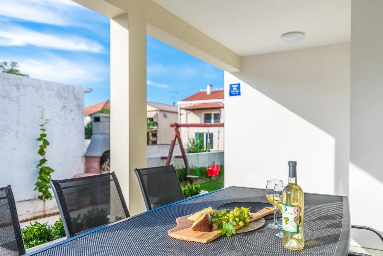Holiday Home Bajlo Apartment With Three Bedrooms Zadar Extérieur photo