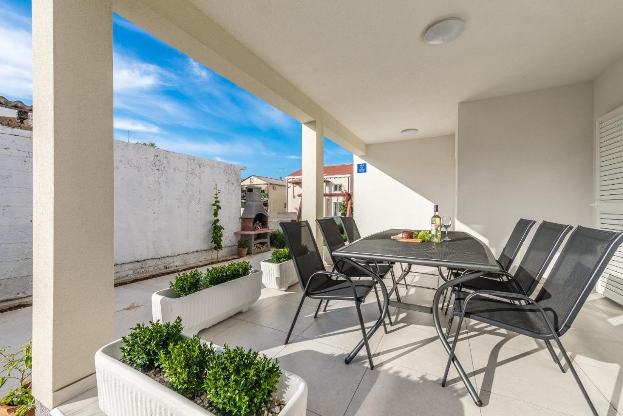 Holiday Home Bajlo Apartment With Three Bedrooms Zadar Extérieur photo