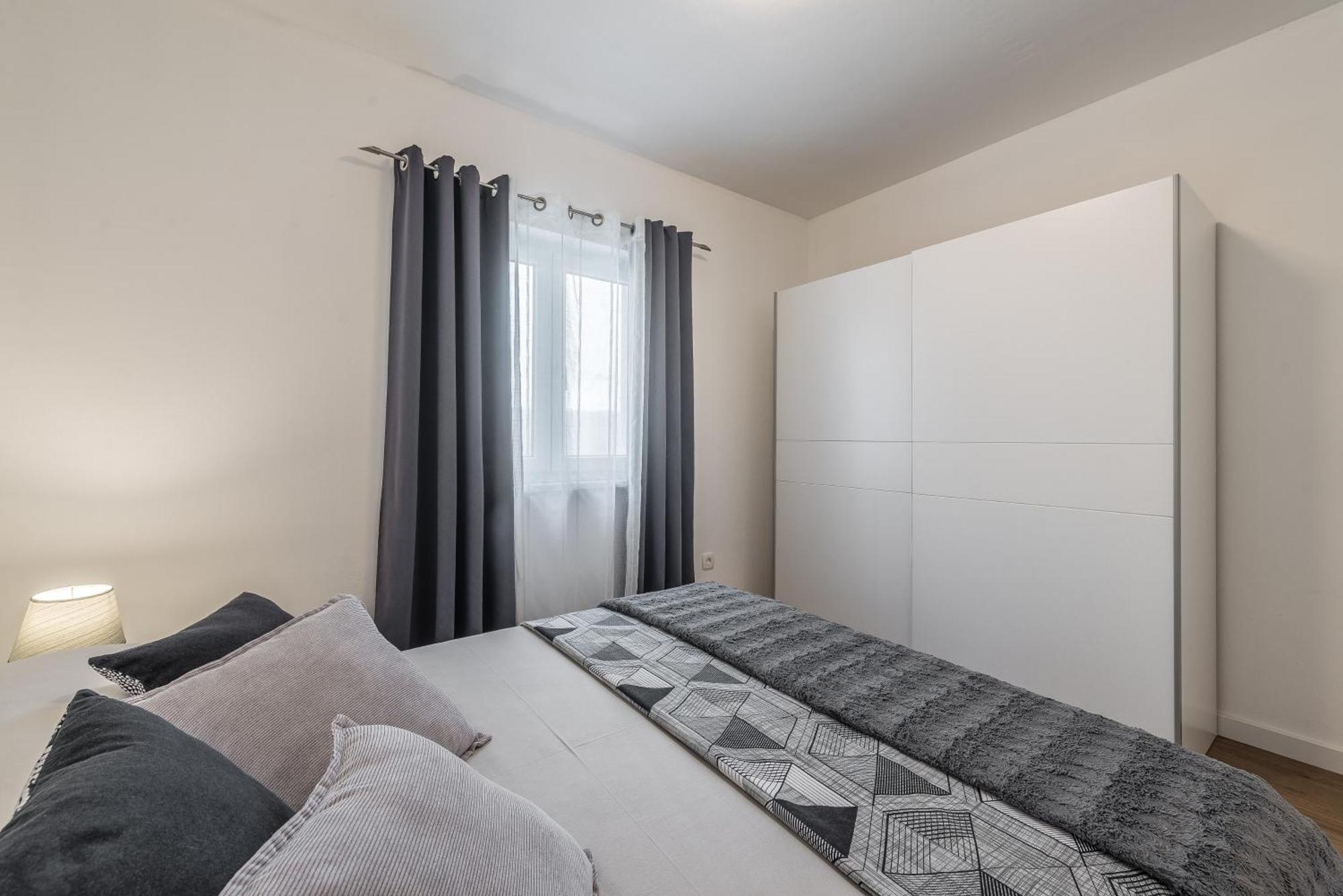 Holiday Home Bajlo Apartment With Three Bedrooms Zadar Extérieur photo