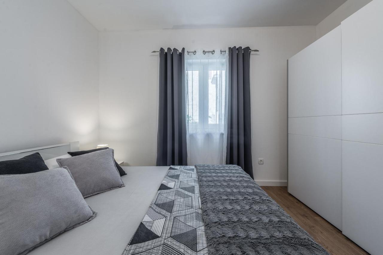 Holiday Home Bajlo Apartment With Three Bedrooms Zadar Extérieur photo