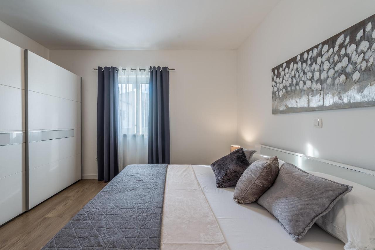Holiday Home Bajlo Apartment With Three Bedrooms Zadar Extérieur photo
