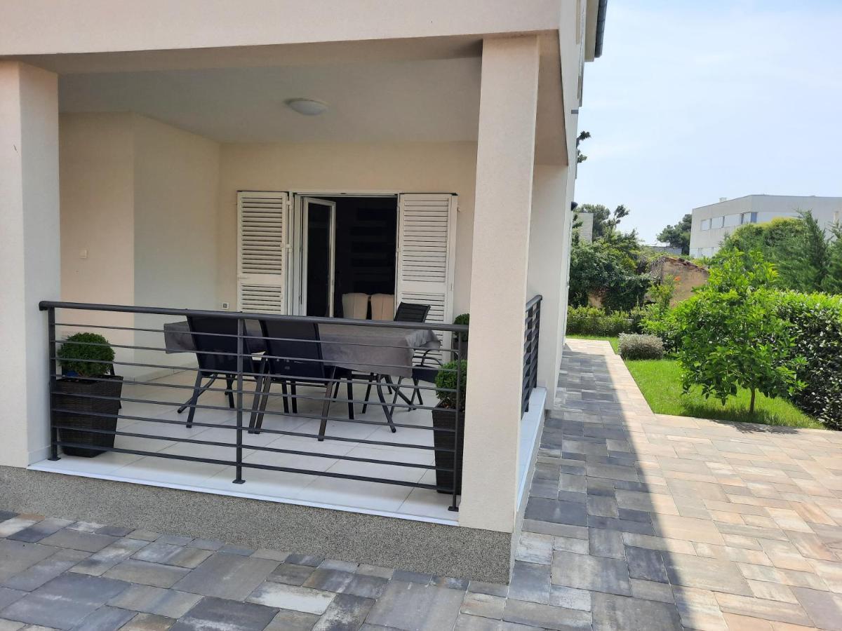 Holiday Home Bajlo Apartment With Three Bedrooms Zadar Extérieur photo