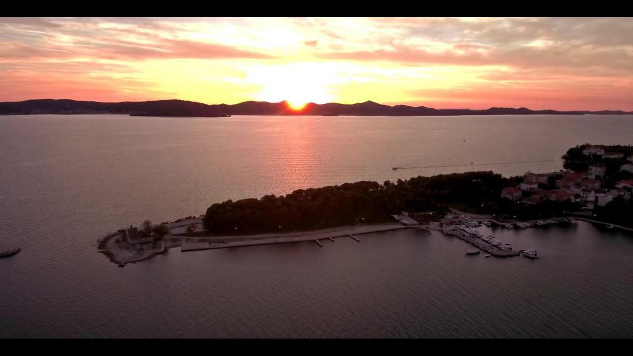 Holiday Home Bajlo Apartment With Three Bedrooms Zadar Extérieur photo